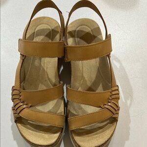 Easy Spirt Women's Tan Sandals 8W walking sandal - platform.